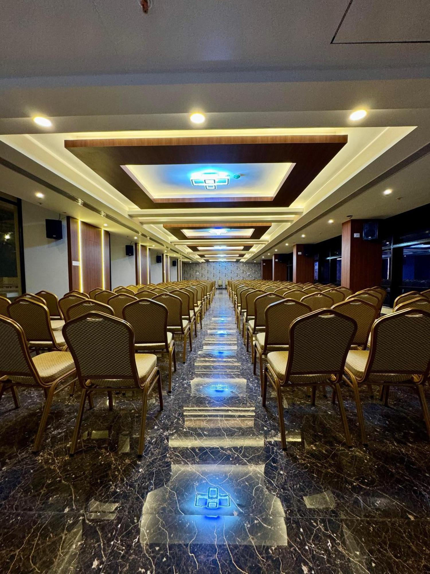 קראיקל Le Royale Palace מראה חיצוני תמונה