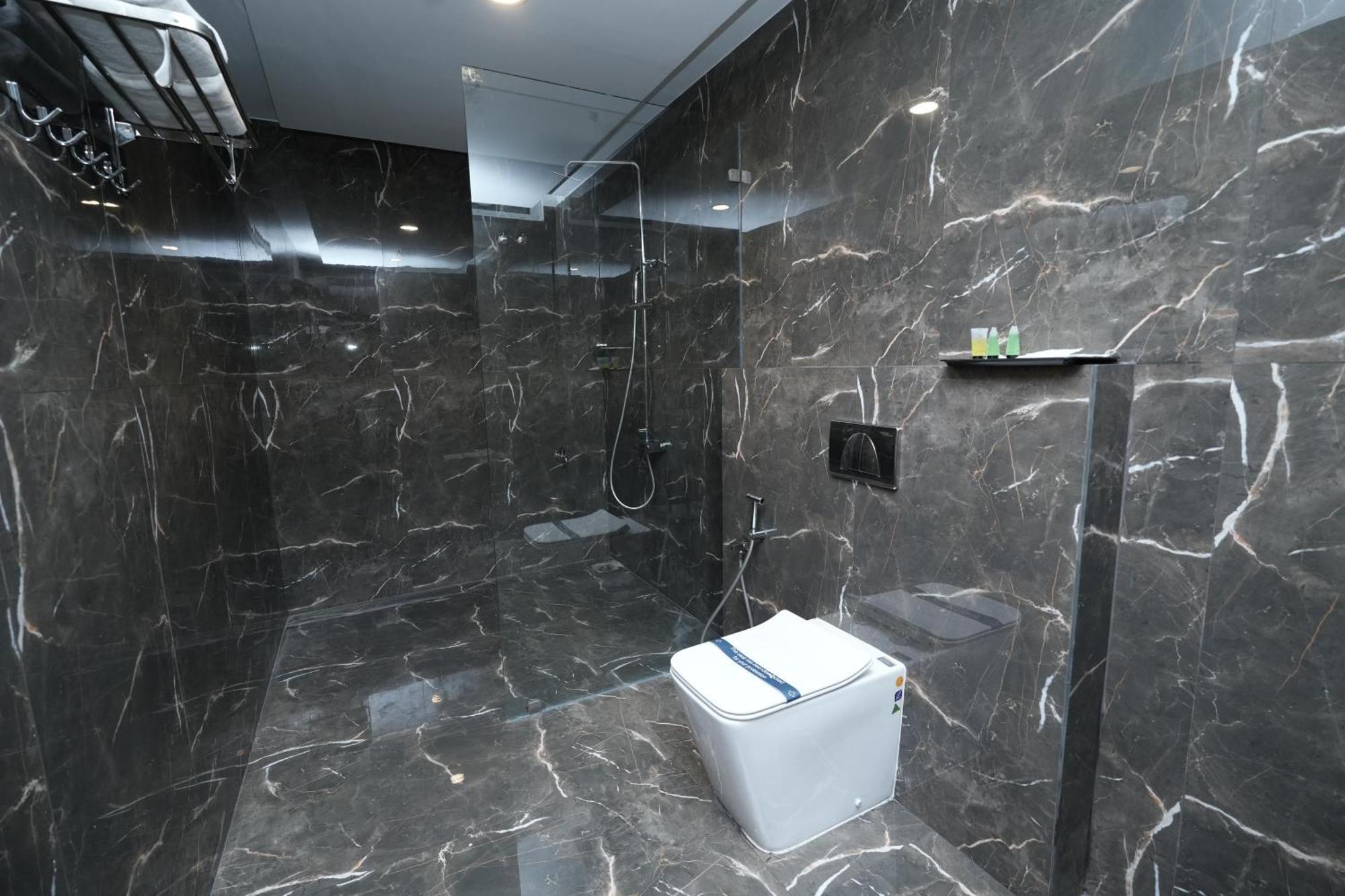 קראיקל Le Royale Palace מראה חיצוני תמונה