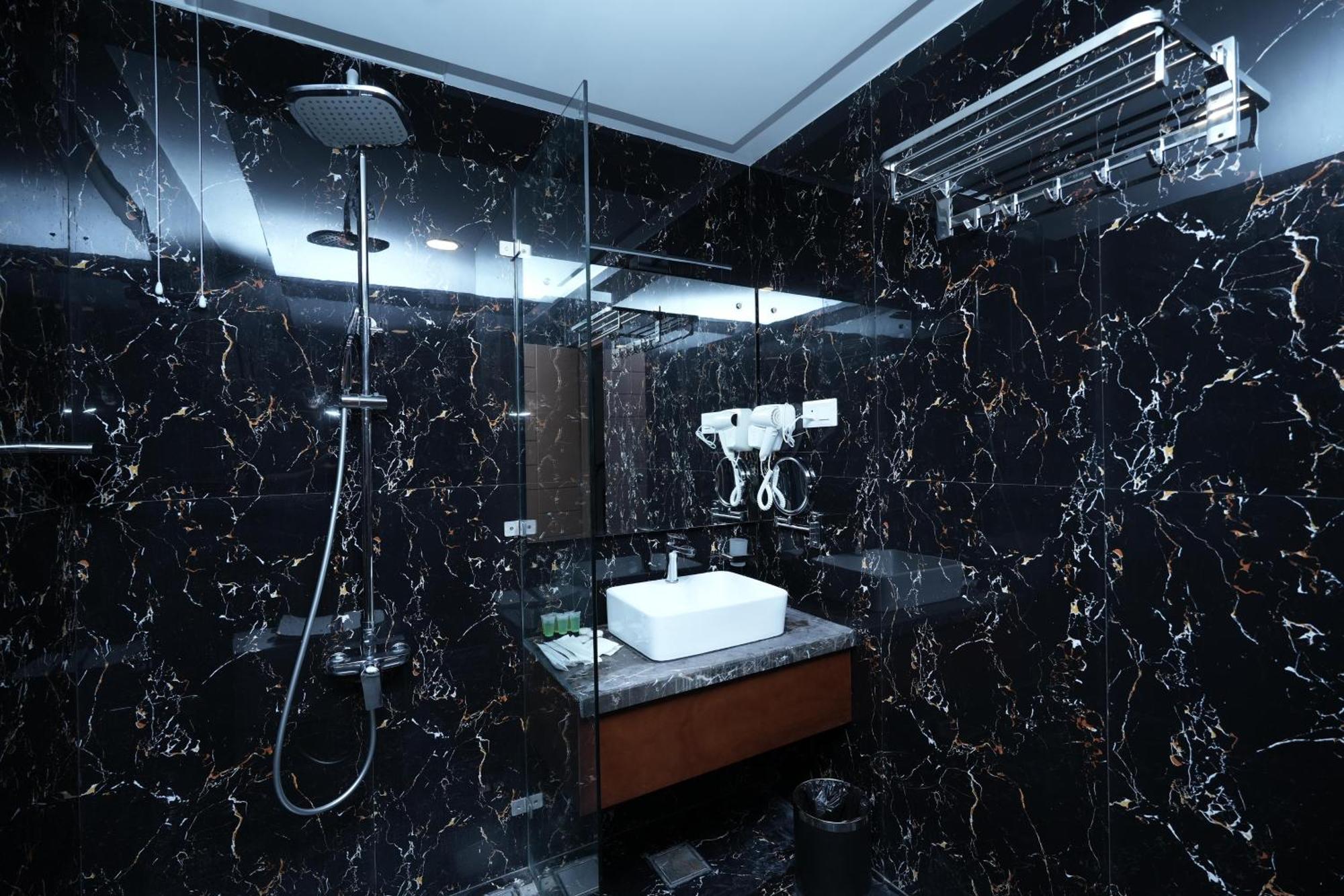 קראיקל Le Royale Palace מראה חיצוני תמונה