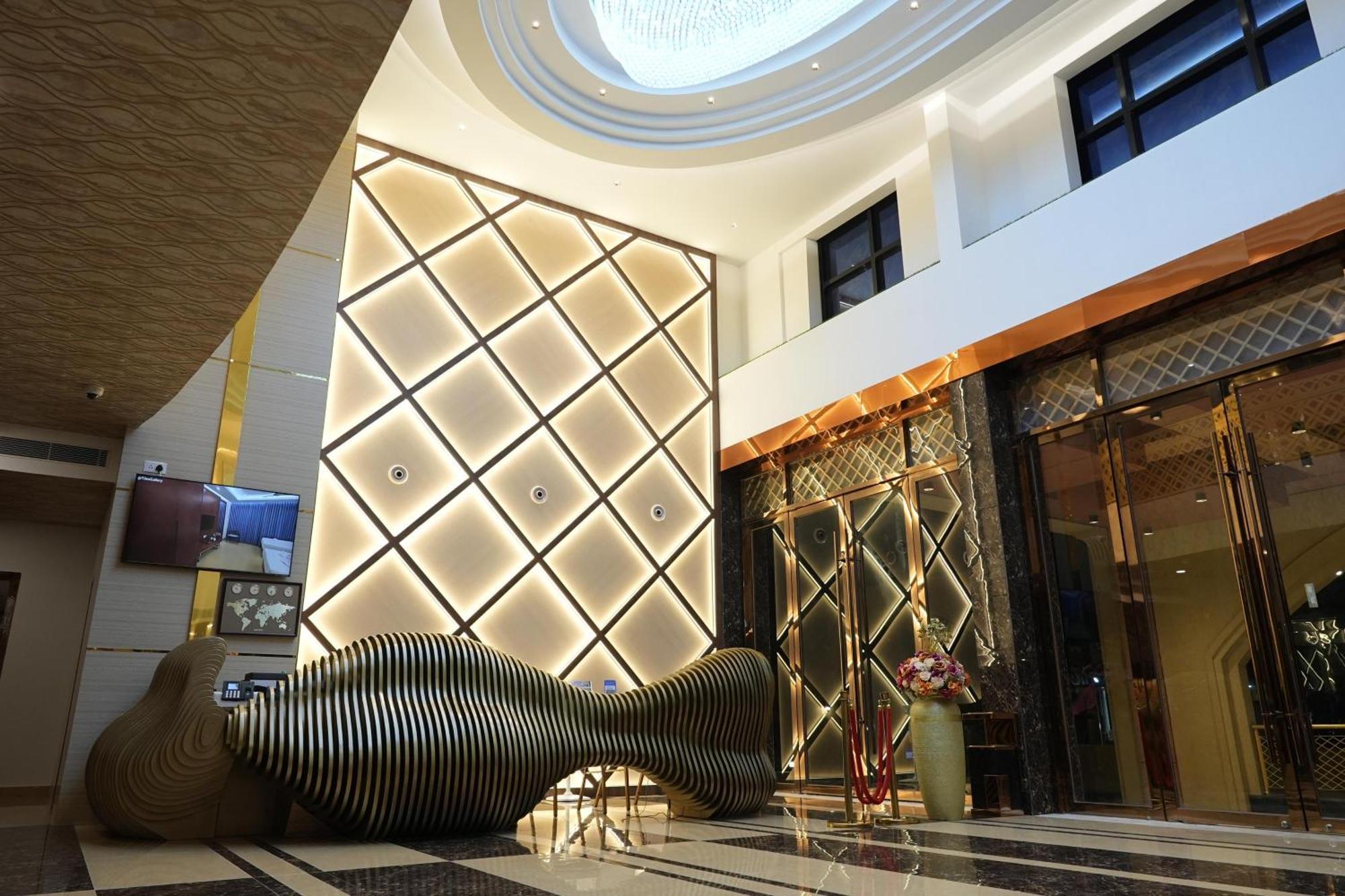 קראיקל Le Royale Palace מראה חיצוני תמונה