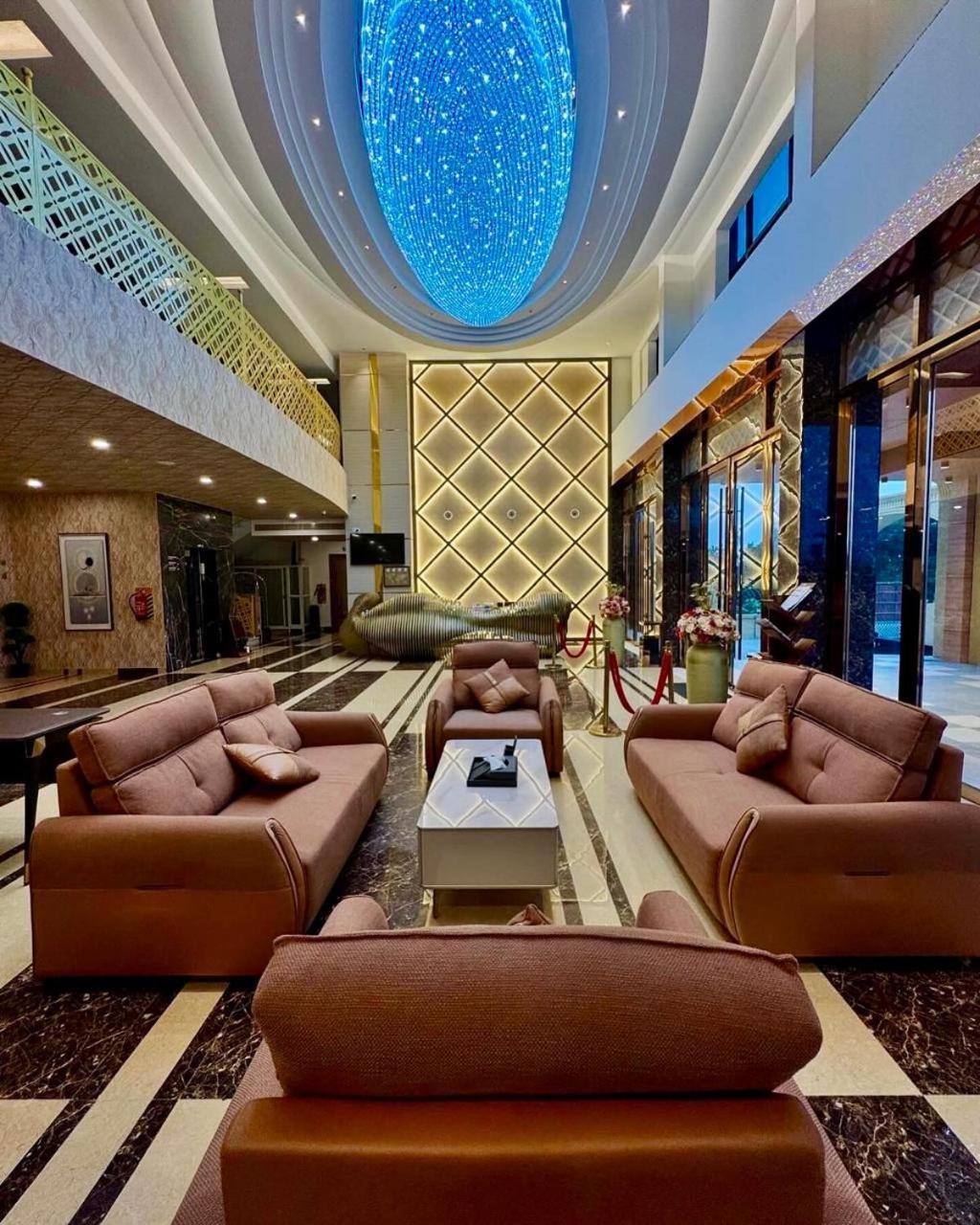קראיקל Le Royale Palace מראה חיצוני תמונה