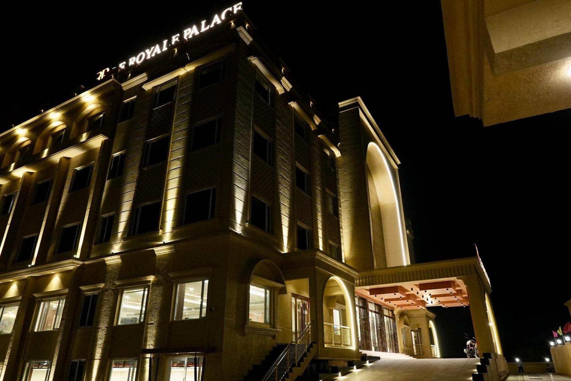 קראיקל Le Royale Palace מראה חיצוני תמונה